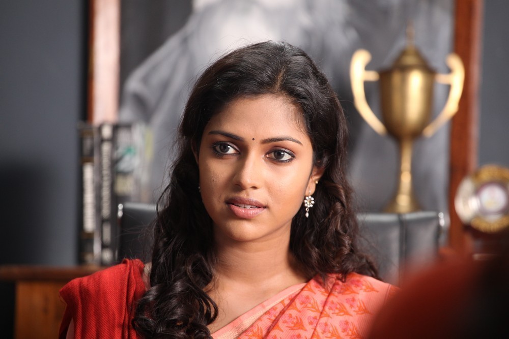 Amala Paul - Deiva Thirumagan Movie Stills | Picture 33252